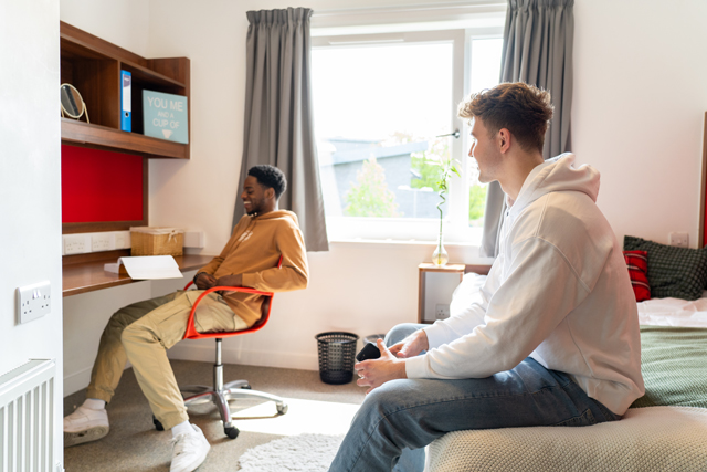 Students in premium en-suite room