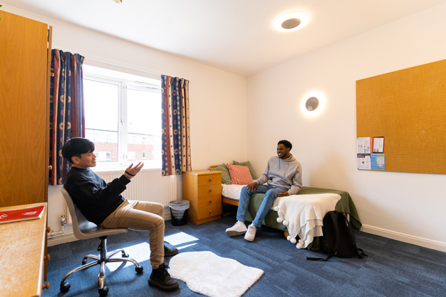 Students in standard en-suite room